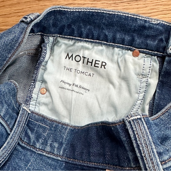 MOTHER The Tomcat Distressed Crop Jeans in Playing with Scissors Size 25 - Picture 8 of 11